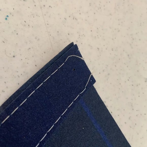 Set of 2 Vintage New York Yankees Collectible Wall Hanging Pennant Flags - Picture 9 of 16